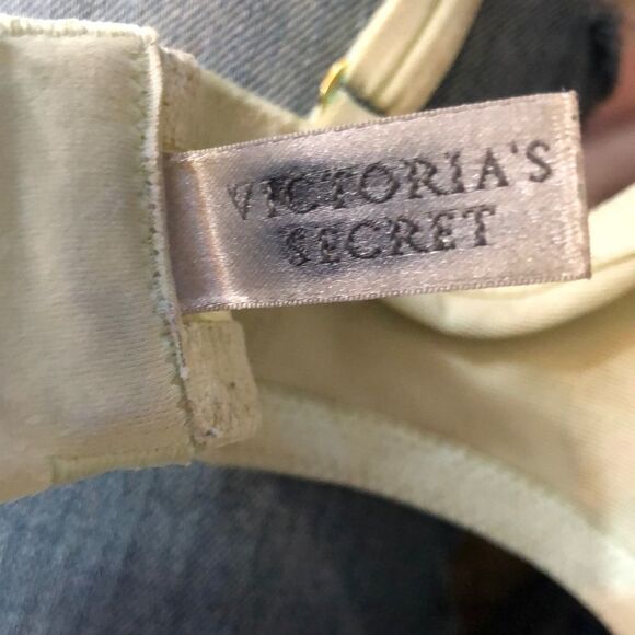 Victoria's Secret Heavily Padded Push Up Bra Cream Floral Print 34DD - Picture 12 of 13